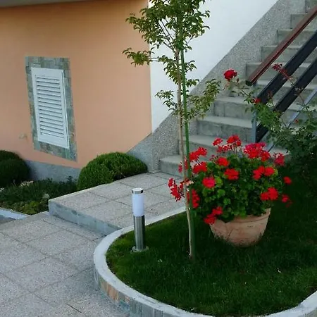 Apartman I Studio Apartman Majoli Kukuljanovo Exterior foto